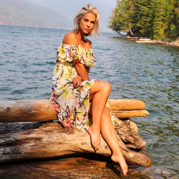 Meet your Posher, Claire - Picture 3 of 3